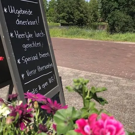 Restaurant In D'ouwe Peel Отель