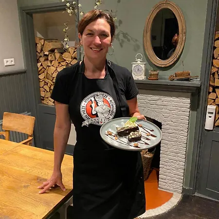 Restaurant In D'ouwe Peel * Хеленавен